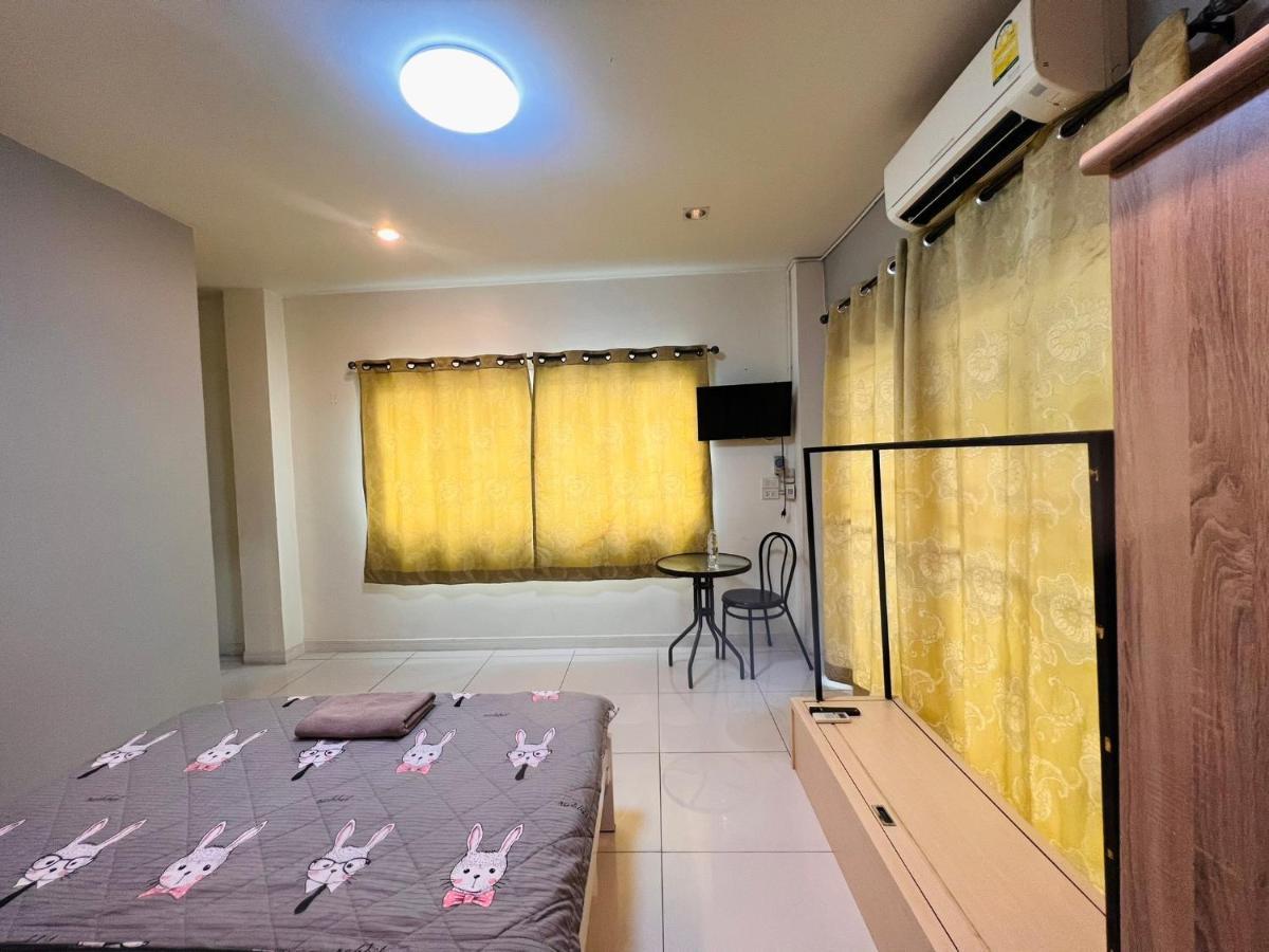 Aekkalukthai Hostel Rayong Exterior foto